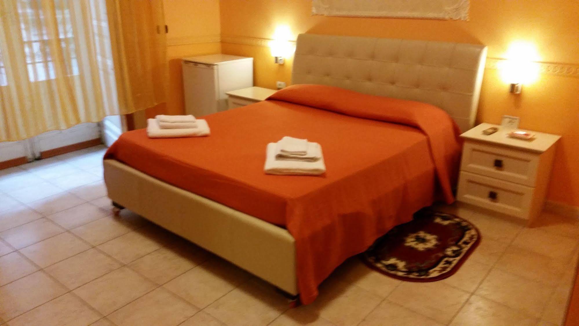 Hotel Gorizia Катания Экстерьер фото